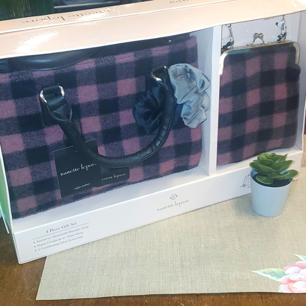 Nanette Lepore Gift Set